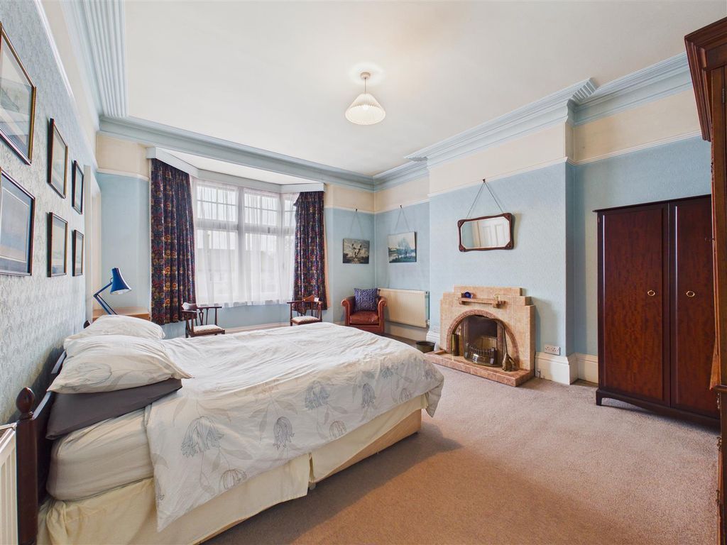 Additional image 11 of 5 bed semi-detached house for saleDavenport Avenue, Hessle HU13