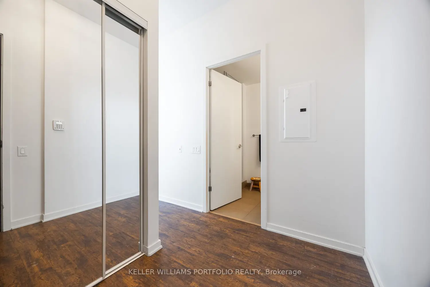 Additional image 10 of 105 The Queensway Avenue 3410