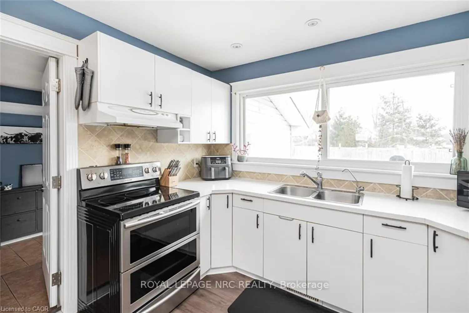 Additional image 12 of 11685 Burnaby Road