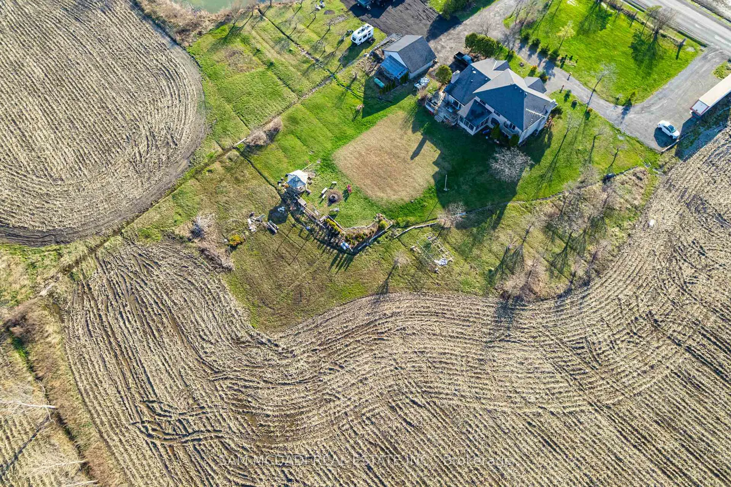 225 Park Road photo 3