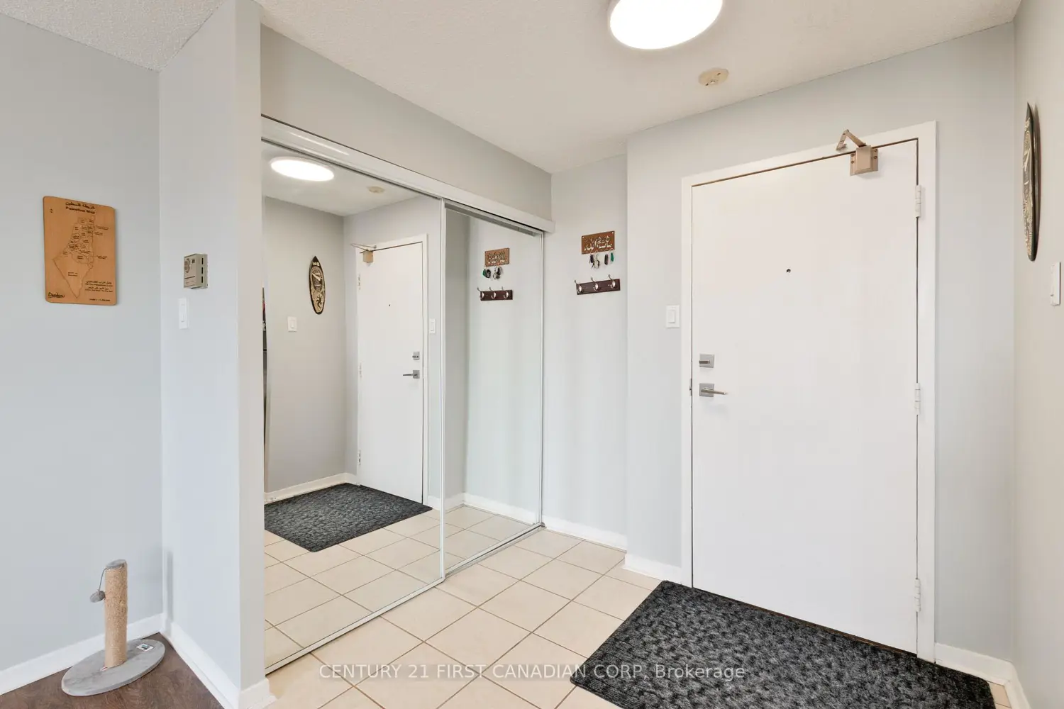 127 Belmont Drive 801 photo 3
