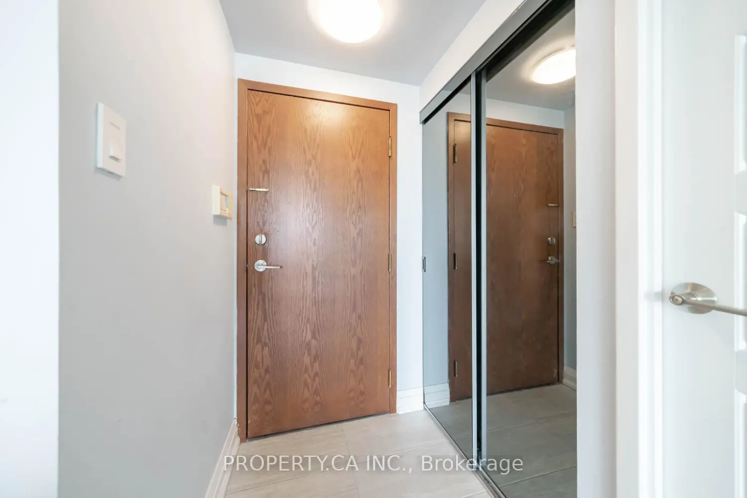 10 Yonge Street 1209 photo 2
