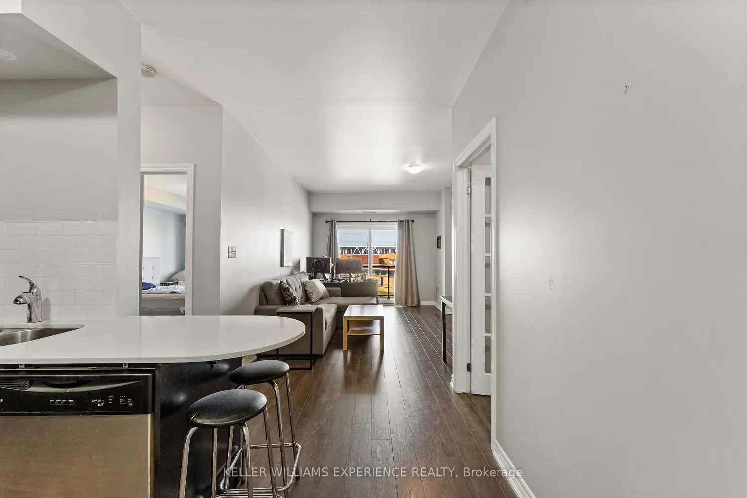 Additional image 10 of 720 Yonge Street 307