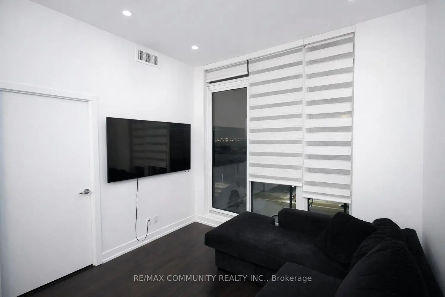 225 Veterans Drive 1206 photo 5