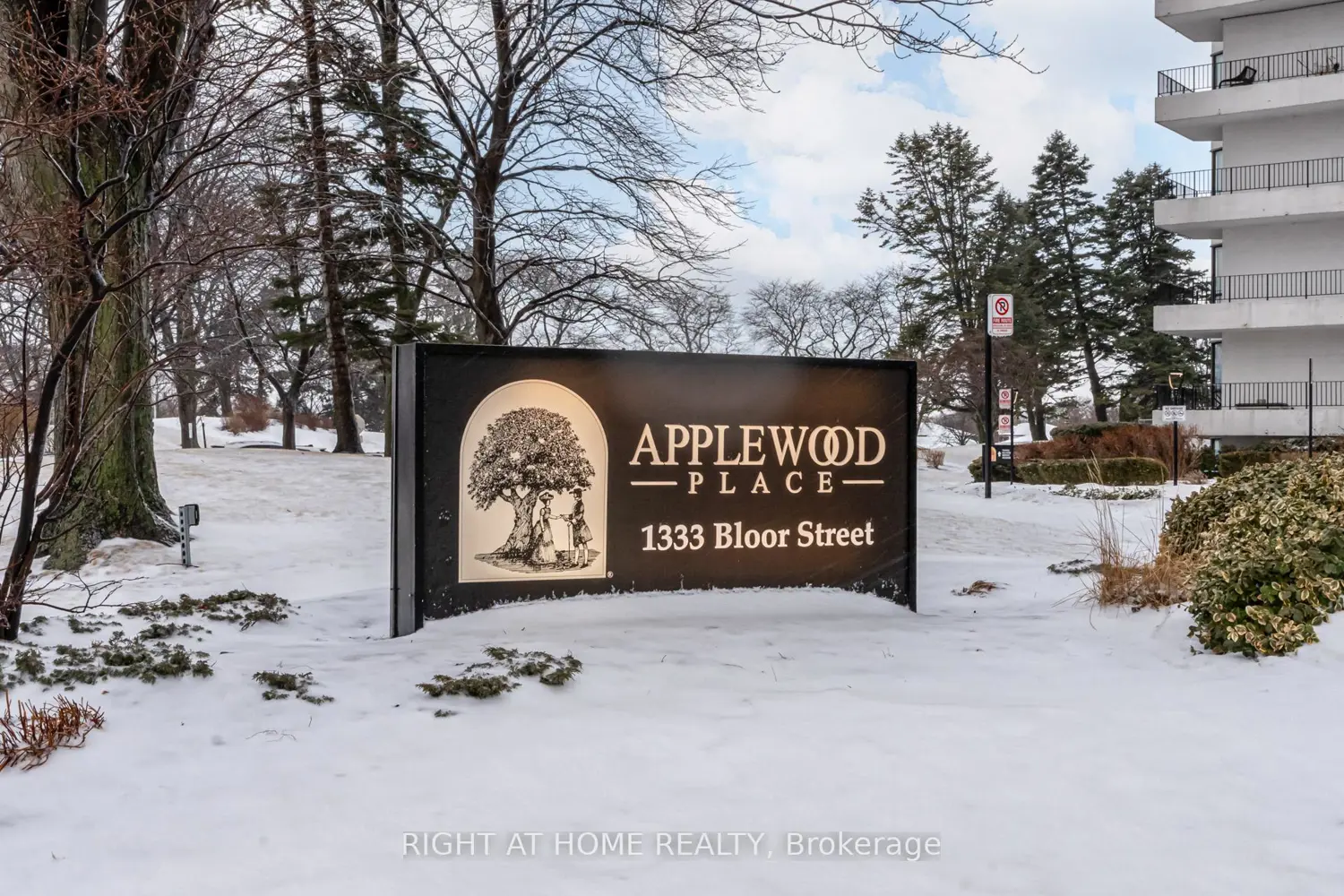 1333 Bloor Street 606