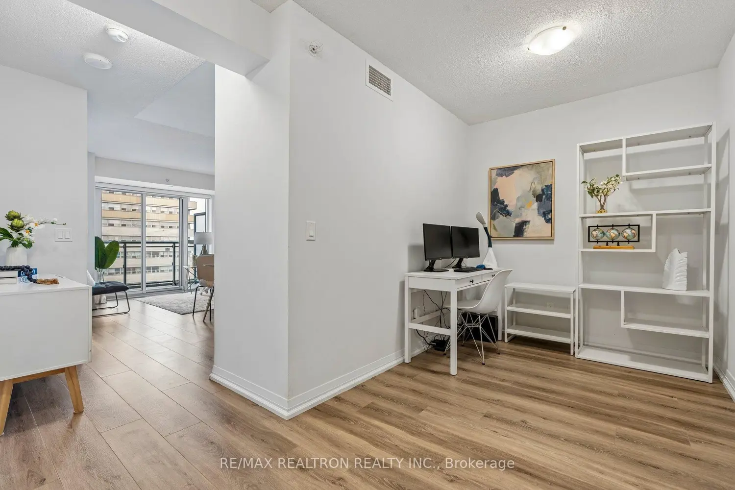 Additional image 10 of 30 Meadowglen Place 1503