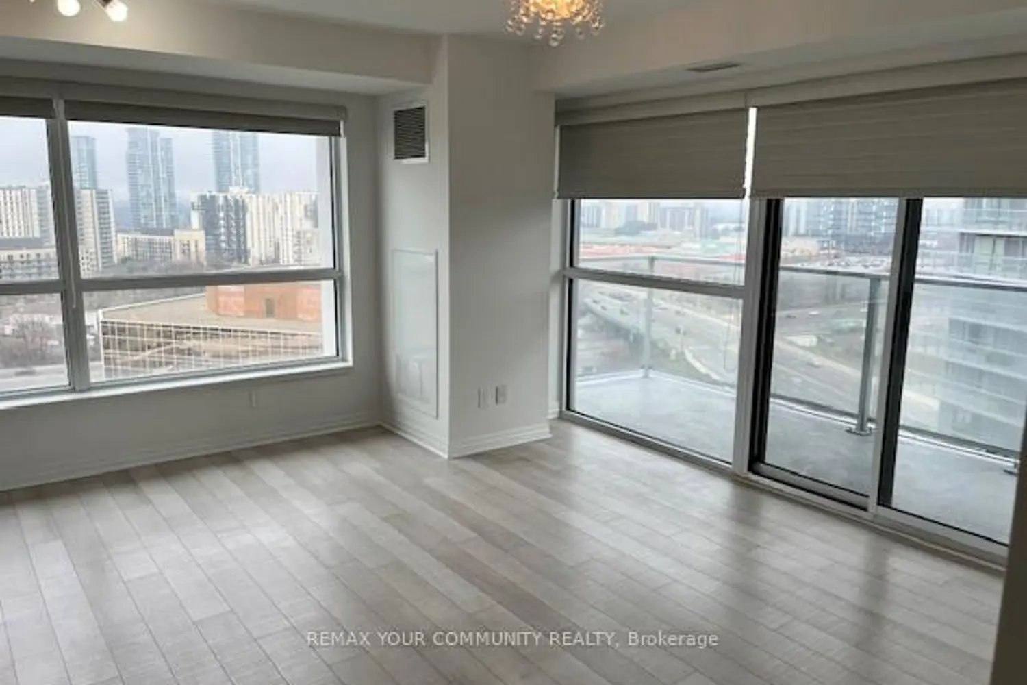 275 Yorkland Road 1602