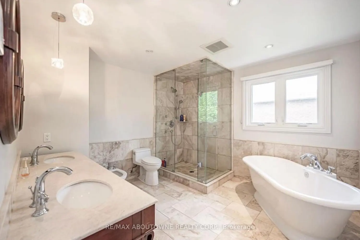 Additional image 13 of 500 Blenheim Crescent
