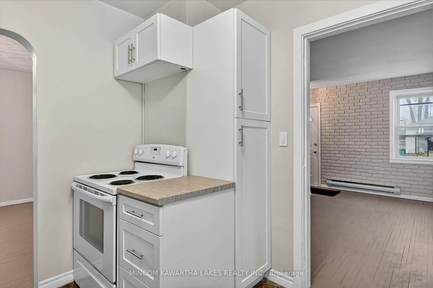 452 Hamilton Street photo 3