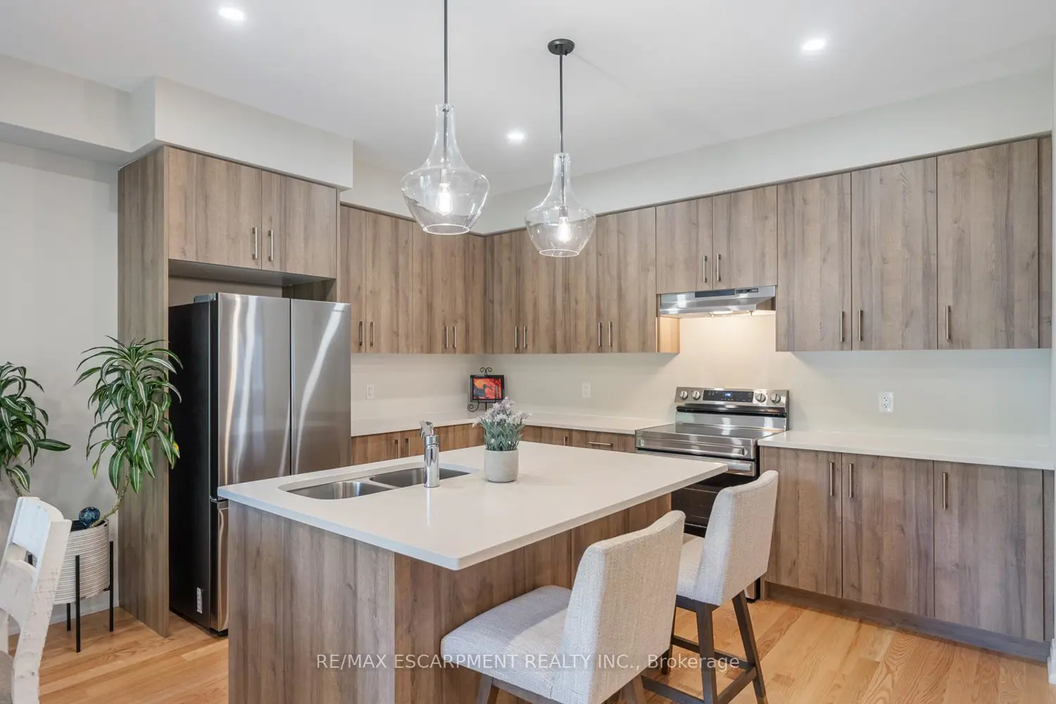 465 Adelaide Street photo 5