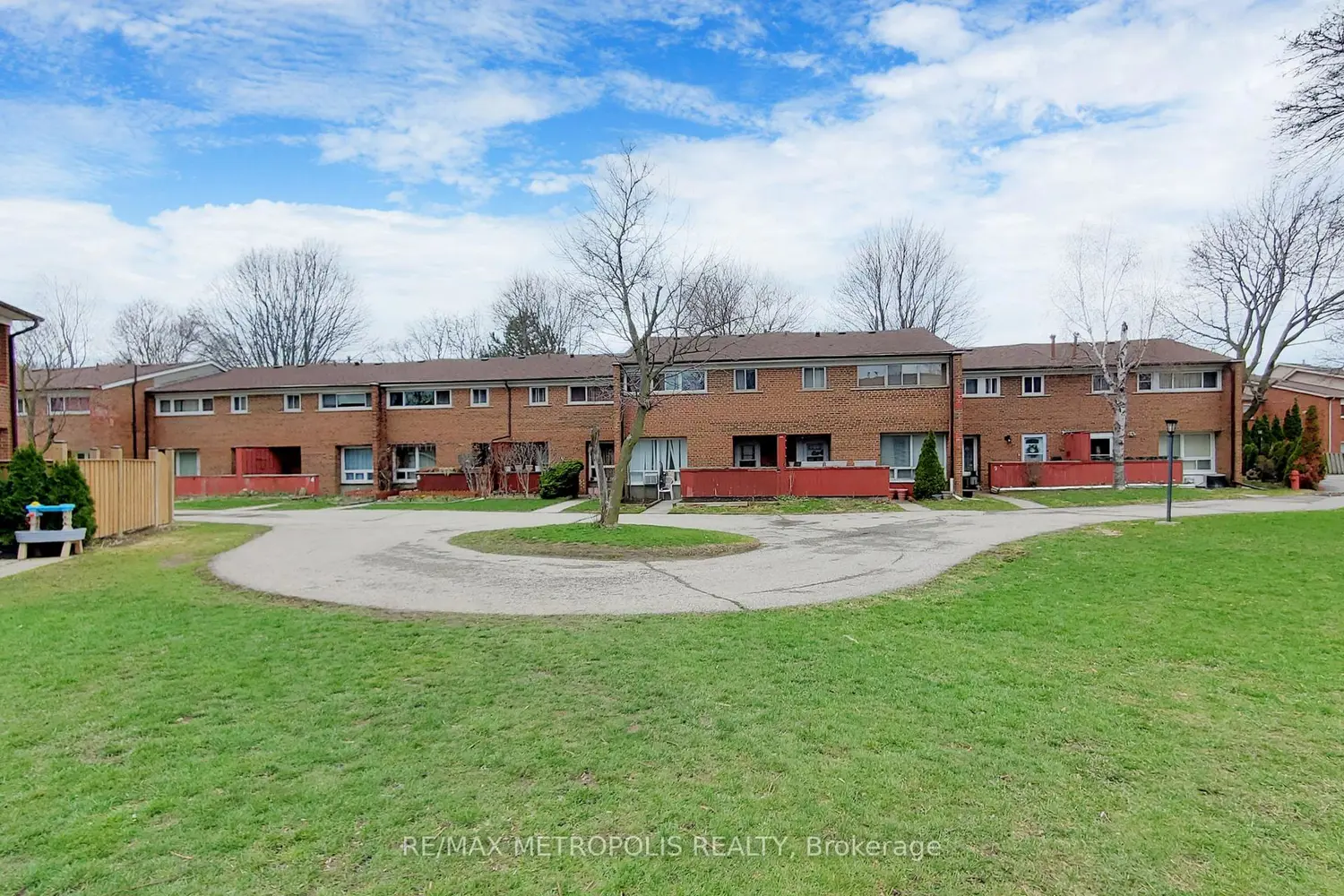 Additional image 19 of 1021 Midland Avenue 25