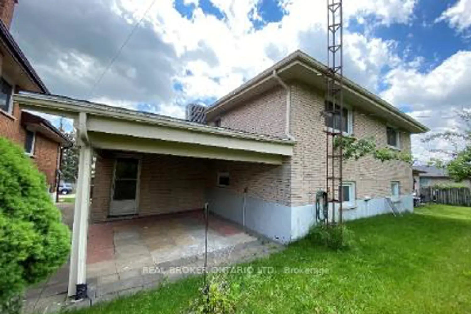 260 Bruce Street photo 5