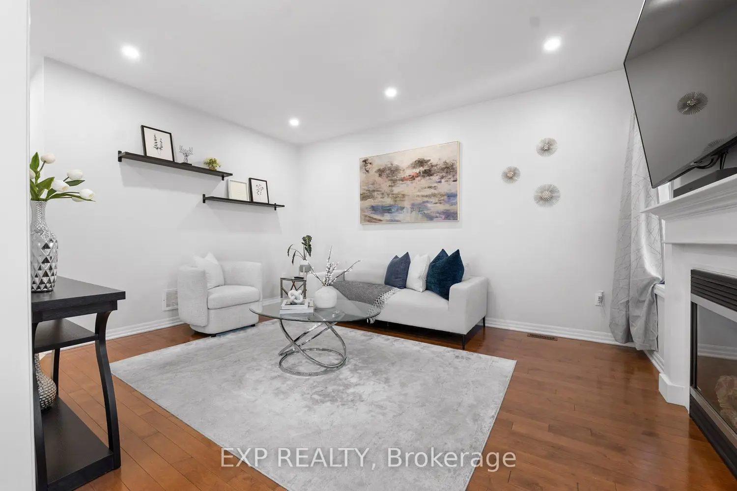 563 Fifty Road photo 3