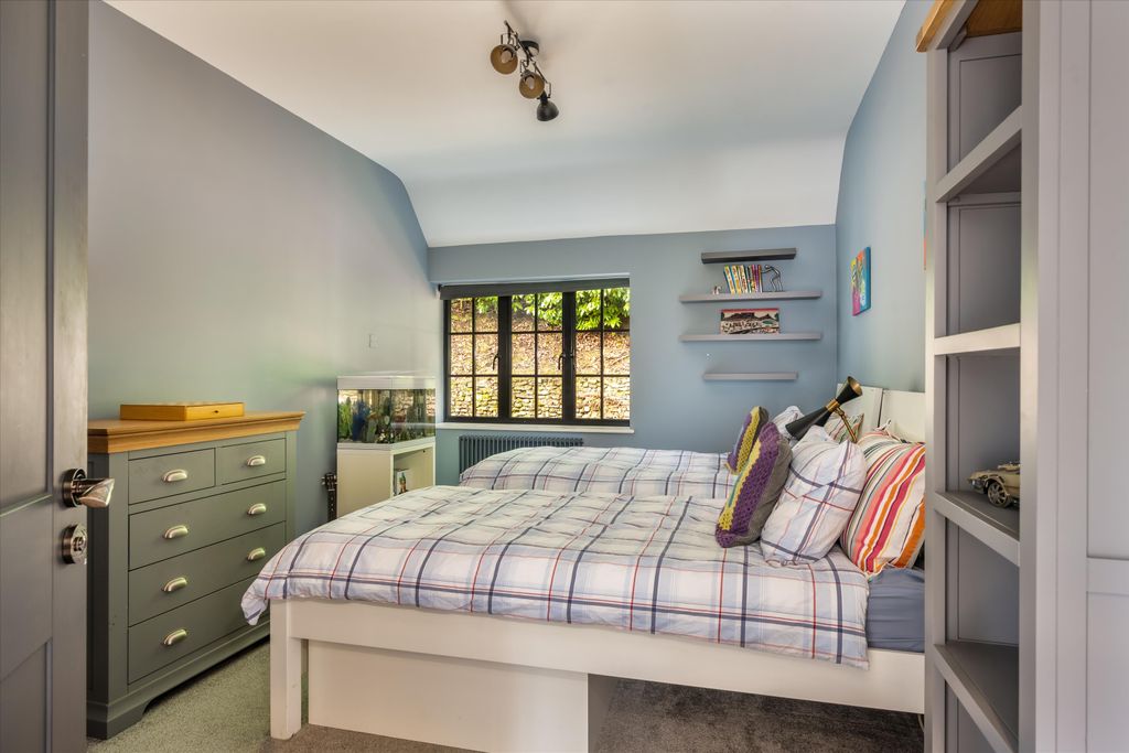 Additional image 25 of 5 bed detached house for saleHindhead Road, Haslemere, Surrey GU27