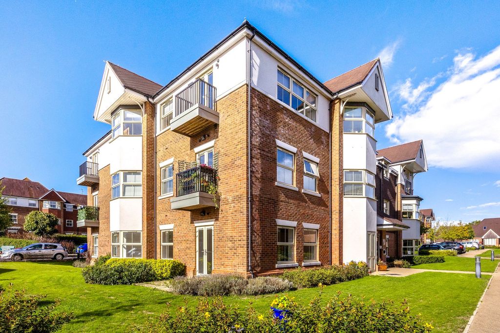2 bed flat for saleDurrants Drive, Faygate RH12