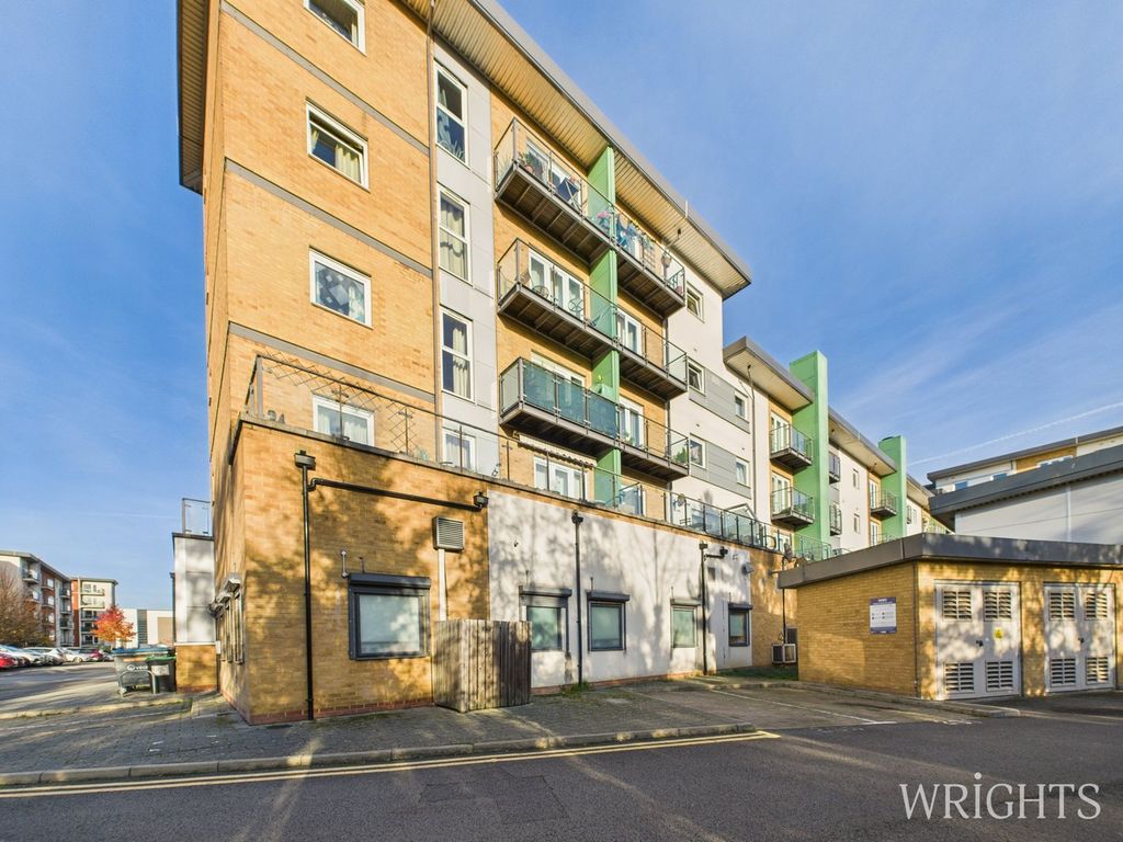 1 bed flat for saleParkhouse Court, Hatfield AL10