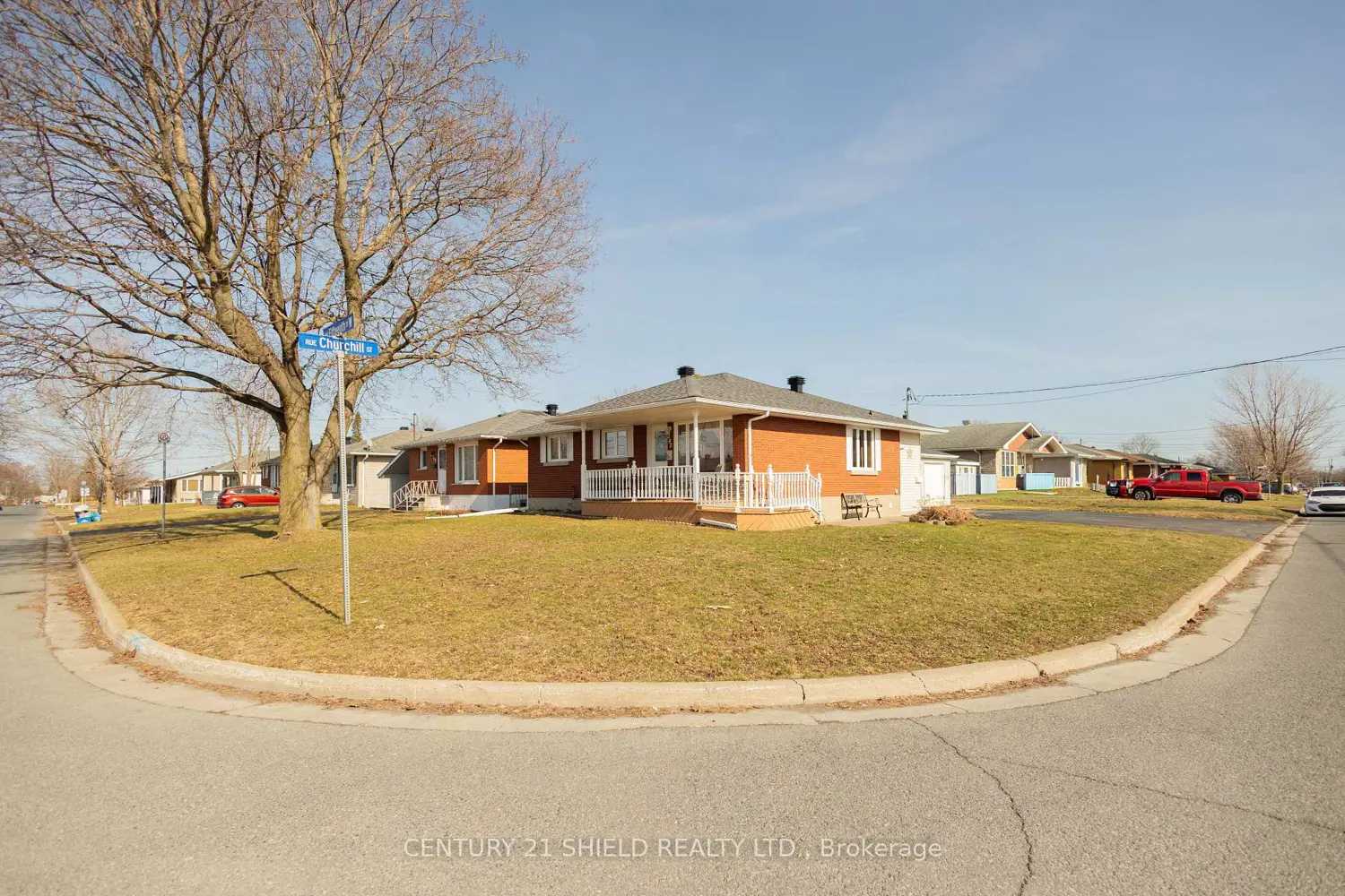 247 15Th St. W Street photo 3