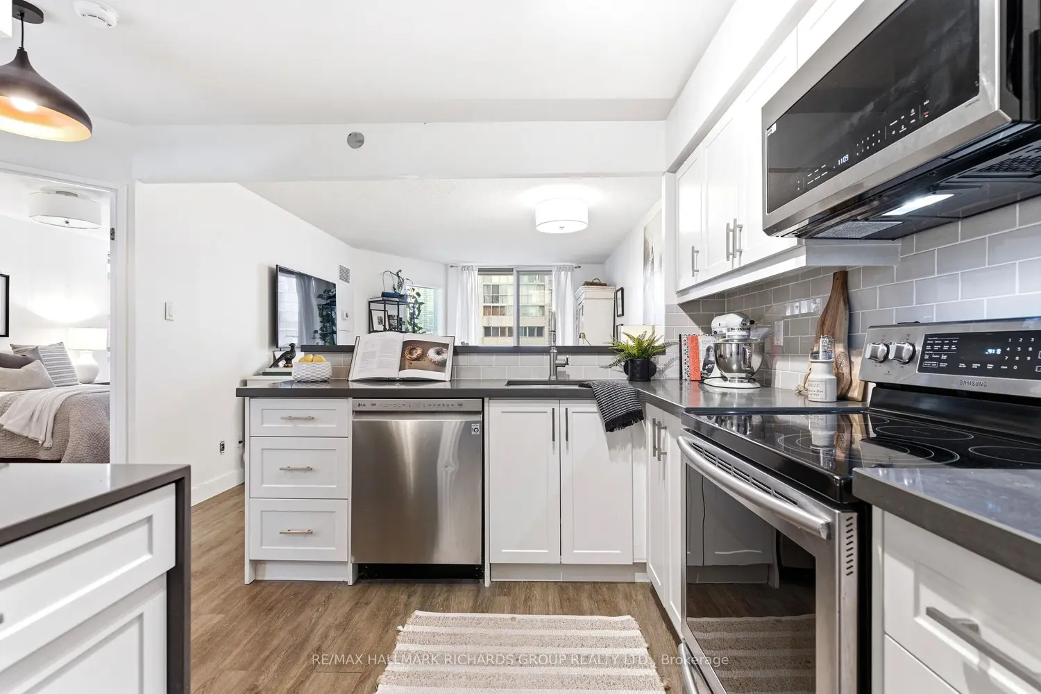 60 Homewood Avenue 501 photo 5