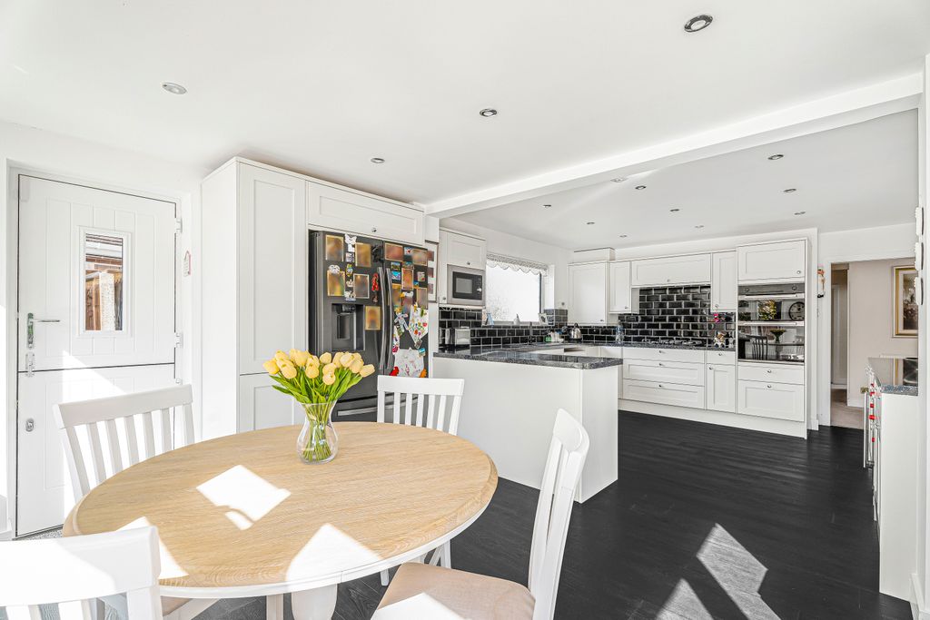 Additional image 7 of 4 bed detached house for salePiccotts End, Hemel Hempstead HP1