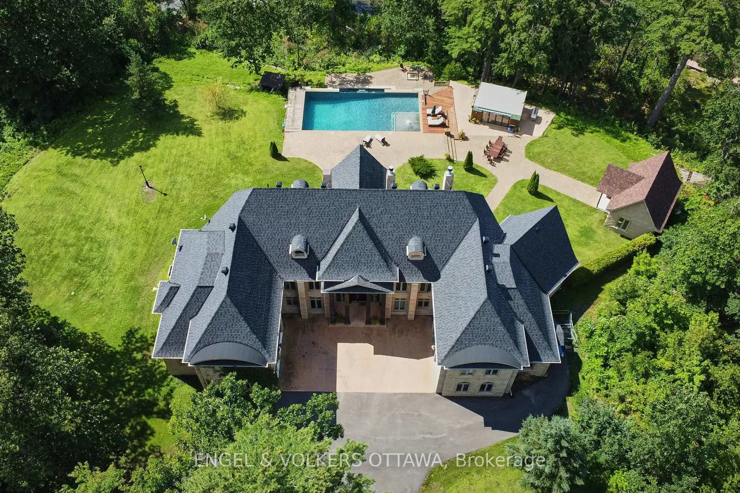 2892 Presquile Road photo 3