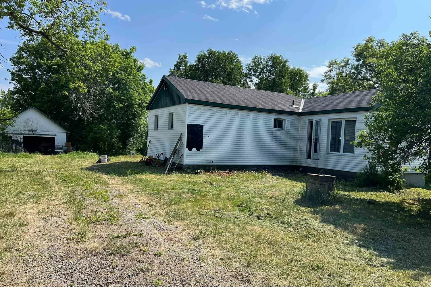 1945 Vermillion Lake Rd Chelmsford