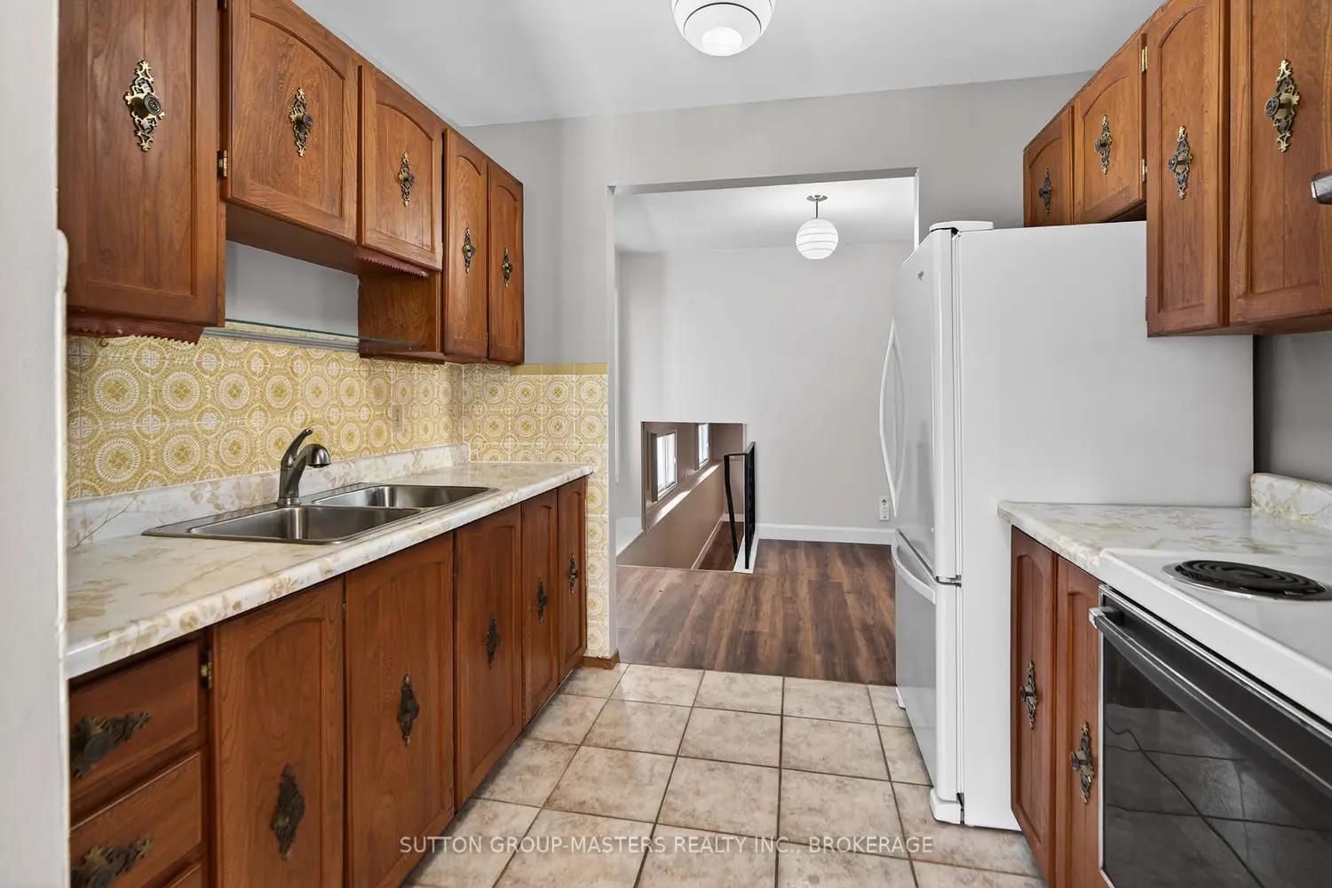 932 Brodie Avenue photo 4