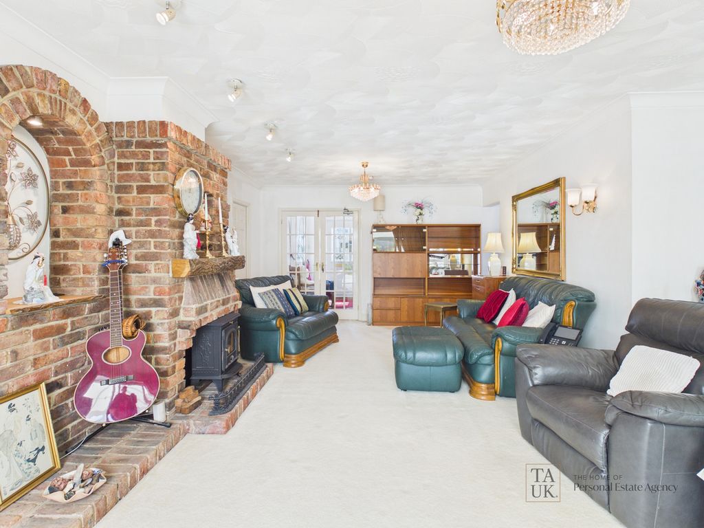 Additional image 14 of 5 bed detached house for saleHavant Road, Hayling Island PO11