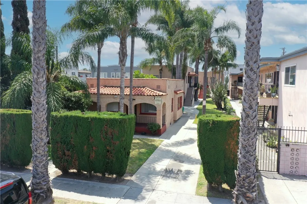 1130 E 5th Street, Long Beach, CA 90802 photo 2