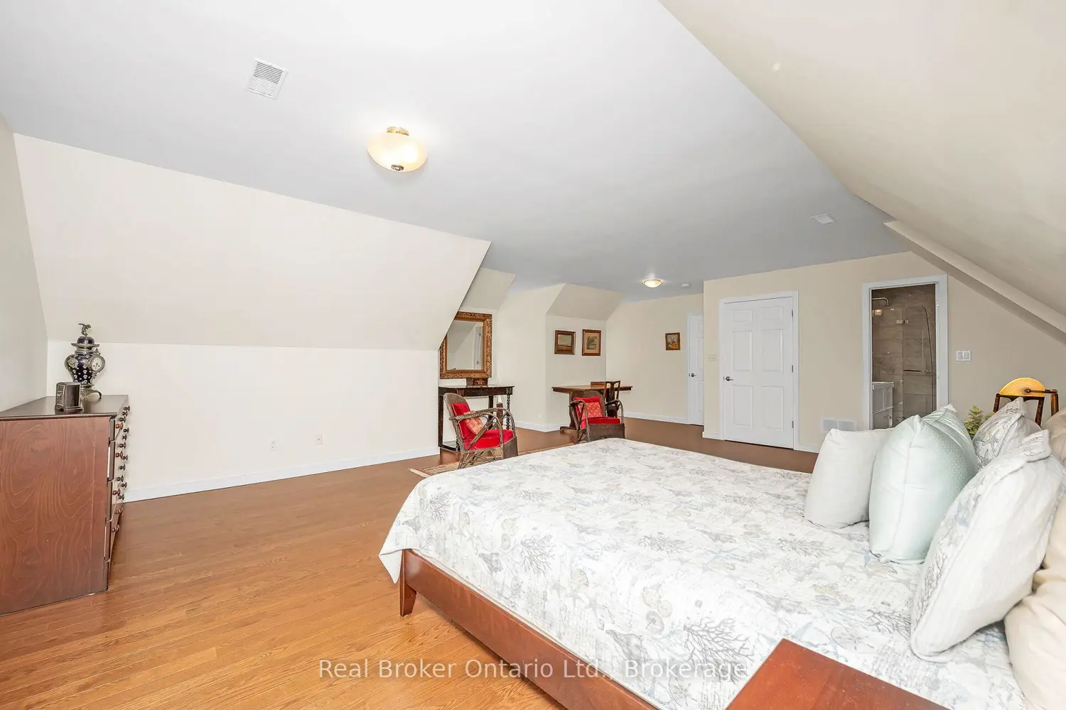 Additional image 18 of 285 Surrey Drive