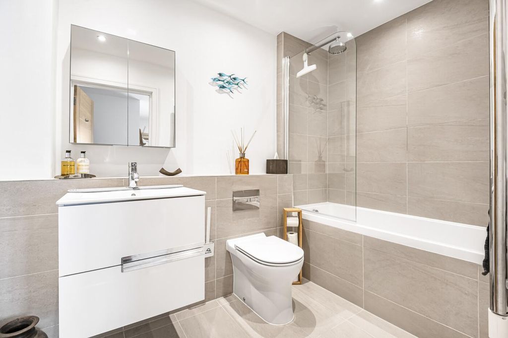 Additional image 31 of 3 bed detached house for saleFlint Close, Rotherfield Greys, Henley-On-Thames RG9