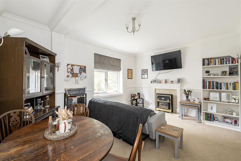 Additional image 4 of 2 bed flat for saleMilton Road, Harpenden AL5