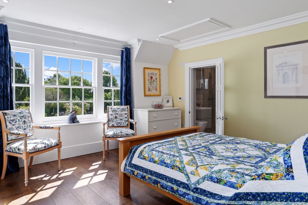 Additional image 18 of 5 bed property for saleOld Bedhampton, Hampshire PO9