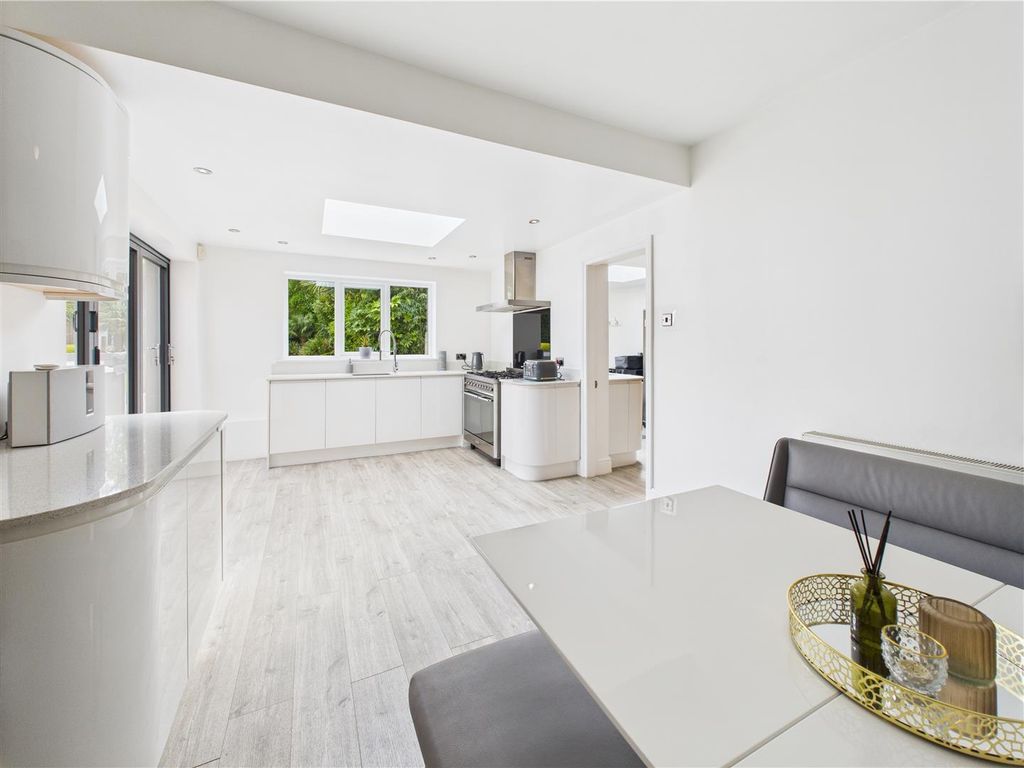 Additional image 2 of 4 bed detached house for saleBoothferry Road, Hessle HU13