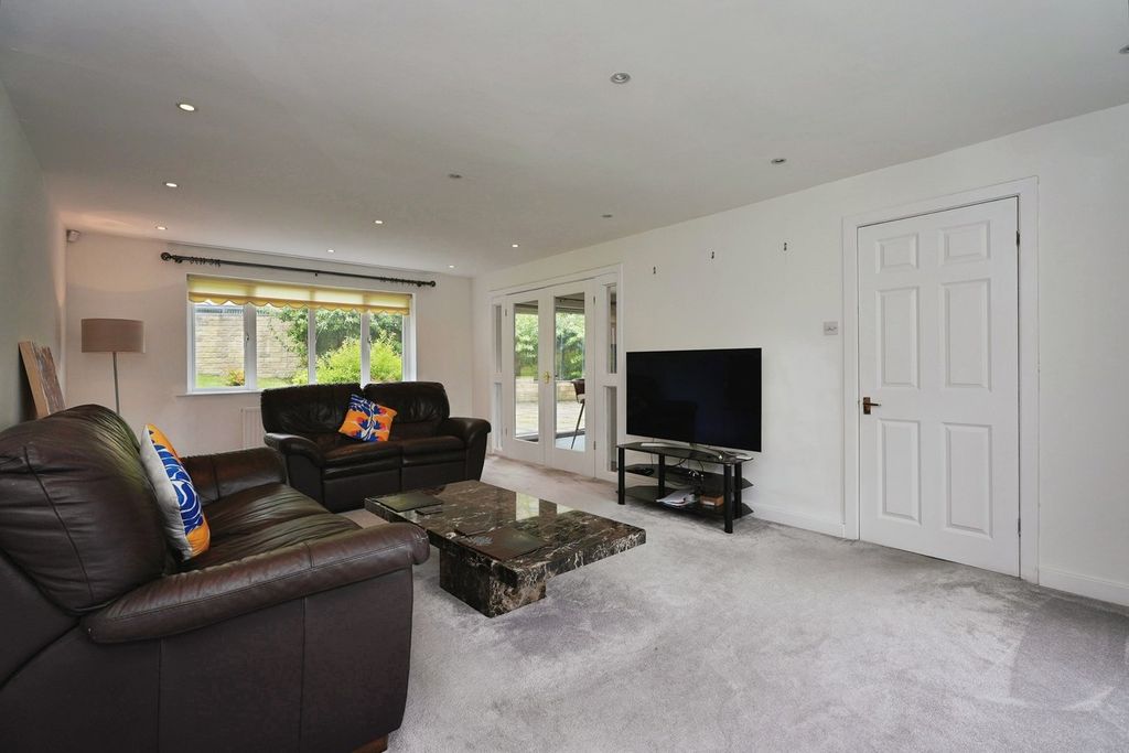 Additional image 2 of 5 bed detached house for saleBroomfield Avenue, Halifax HX3