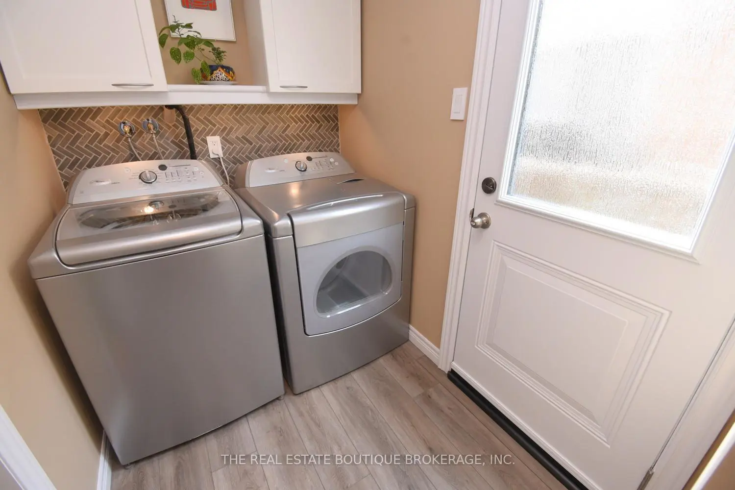 3200 Greenbough Crescent photo 4