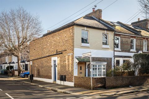 Duke Road W4