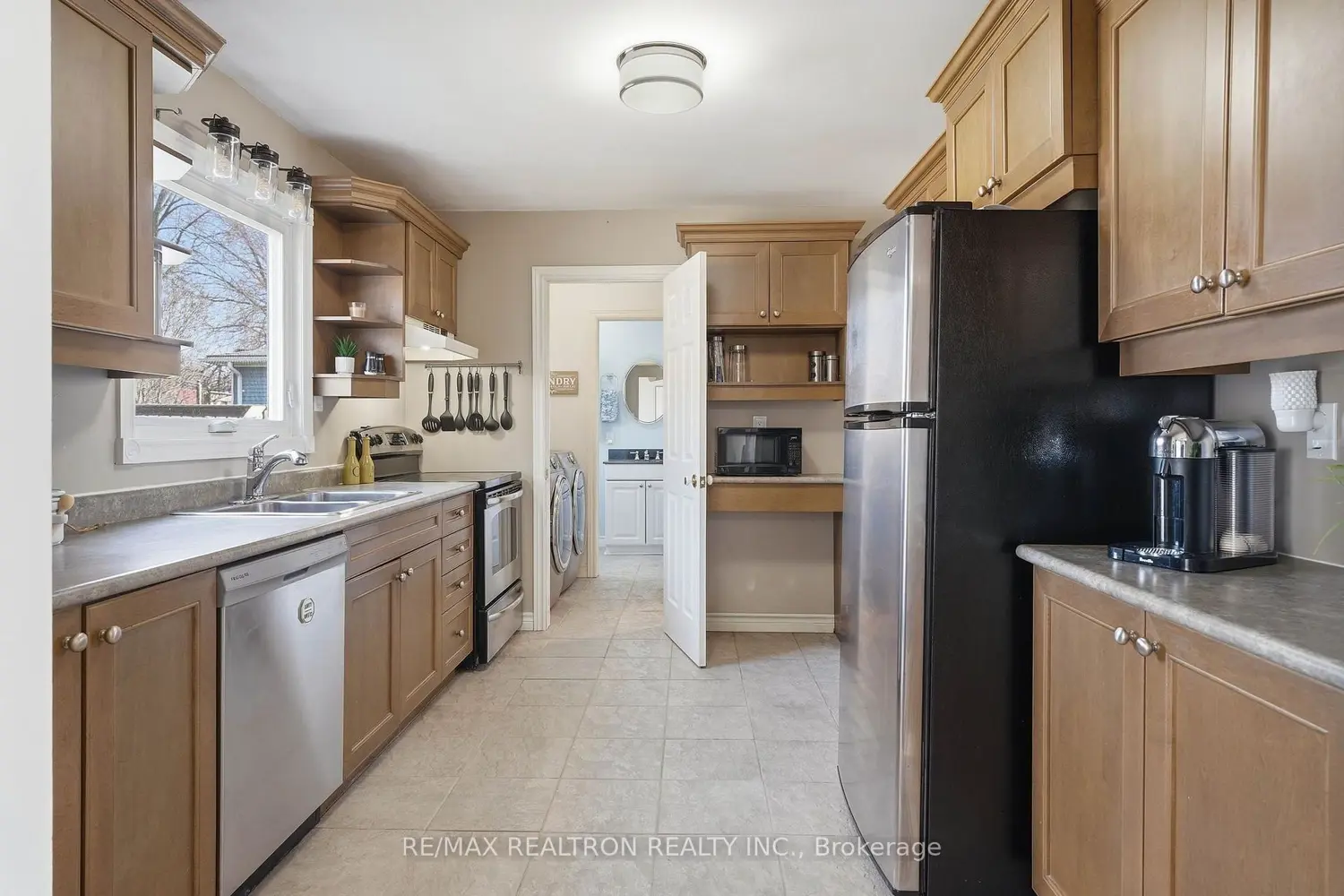 184 Silas Boulevard photo 4