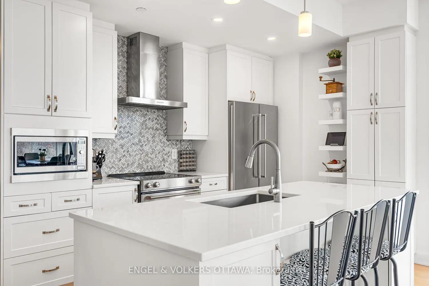 Additional image 4 of 110 Cortile Private 402