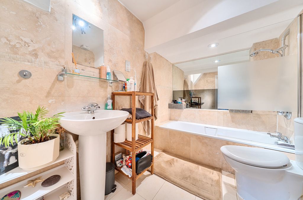 Additional image 11 of 1 bed flat for saleHindhead, Surrey GU26