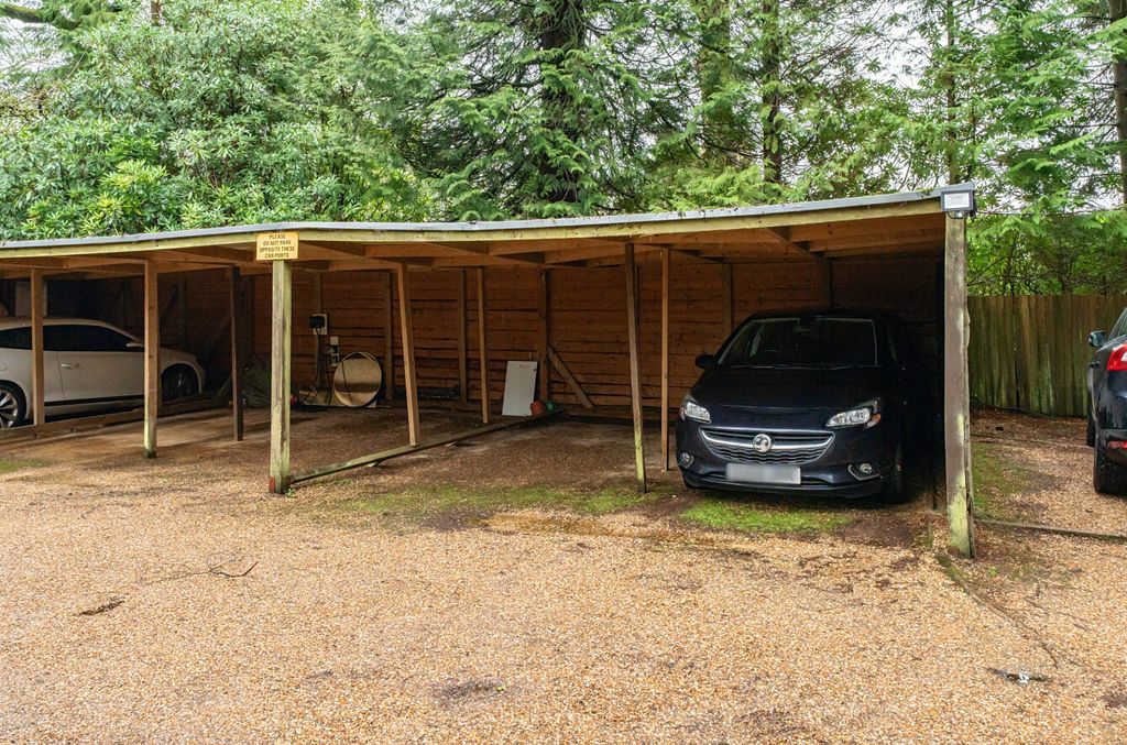 Additional image 16 of 1 bed flat for saleHindhead, Surrey GU26