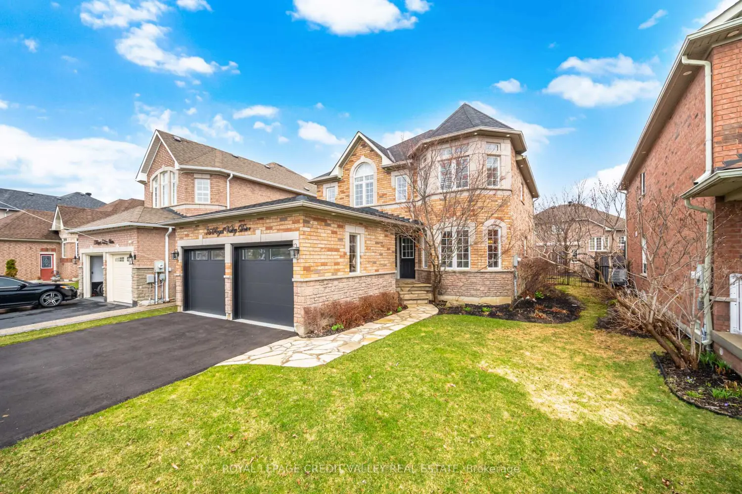 75 Royal Valley Drive photo 2