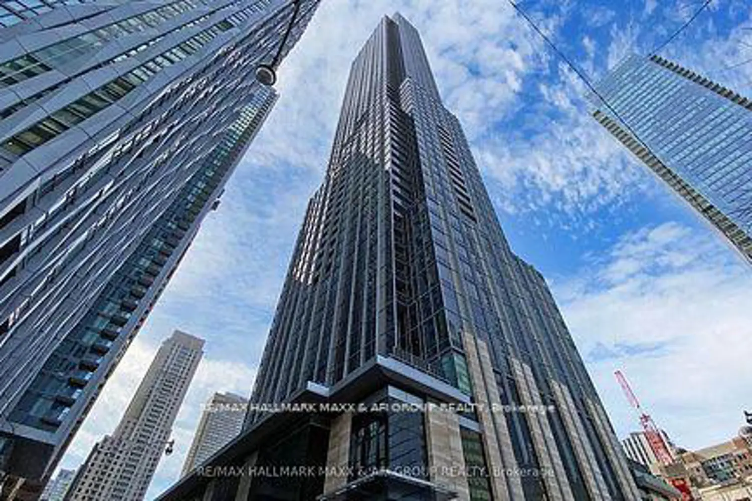 11 Yorkville Avenue 2510