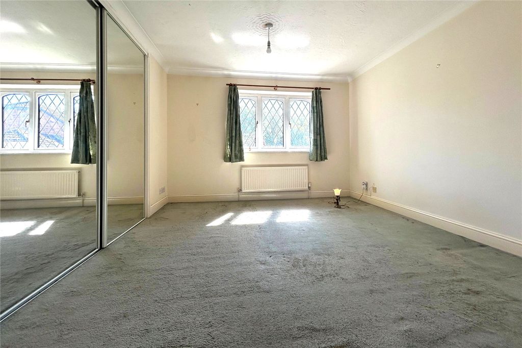 Additional image 5 of 4 bed detached house for saleDriftway Road, Hook, Hampshire RG27