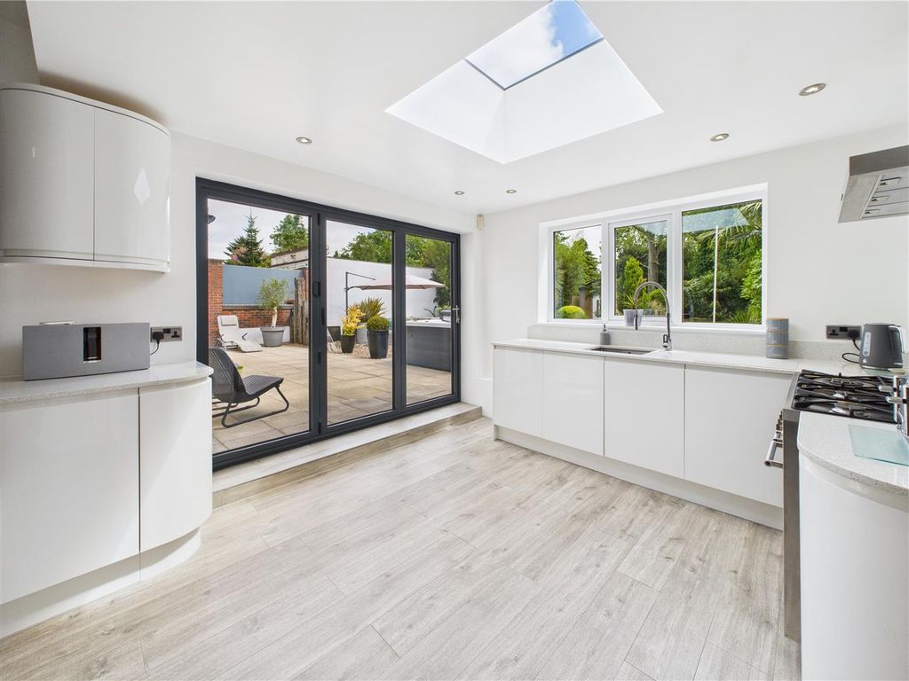 Additional image 10 of 4 bed detached house for saleBoothferry Road, Hessle HU13