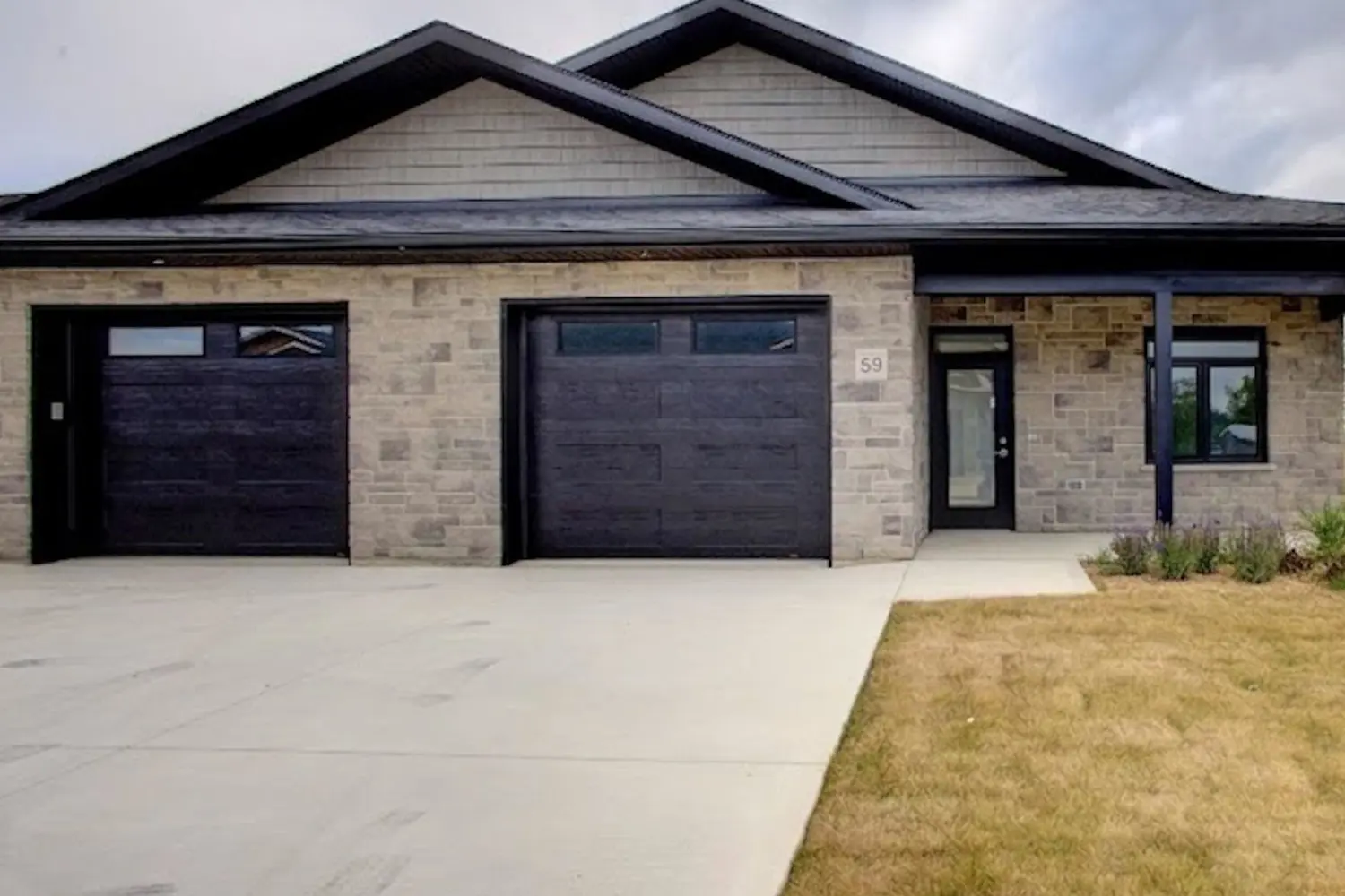 59 Cavalier Crescent