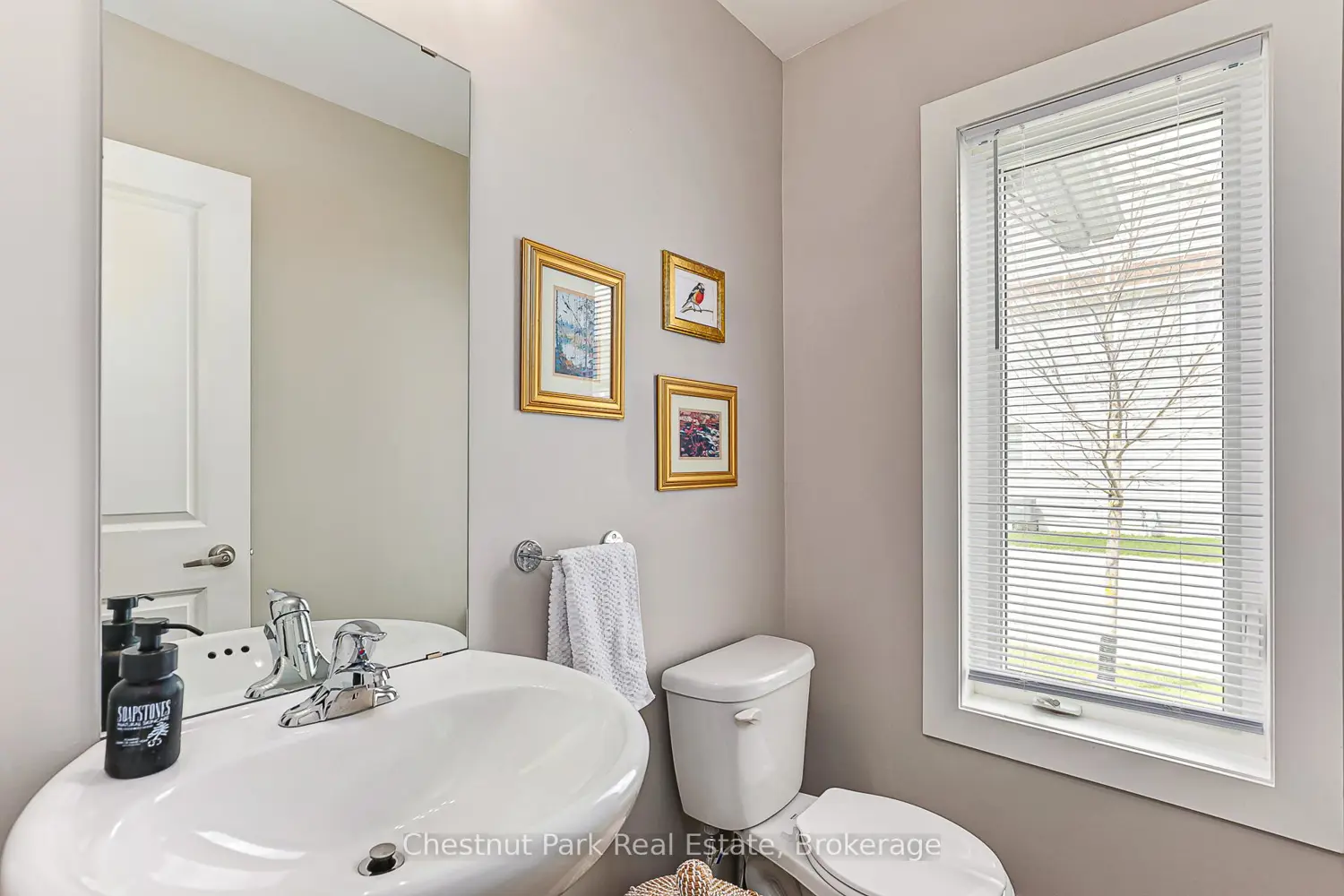 22 Kennedy Avenue photo 2