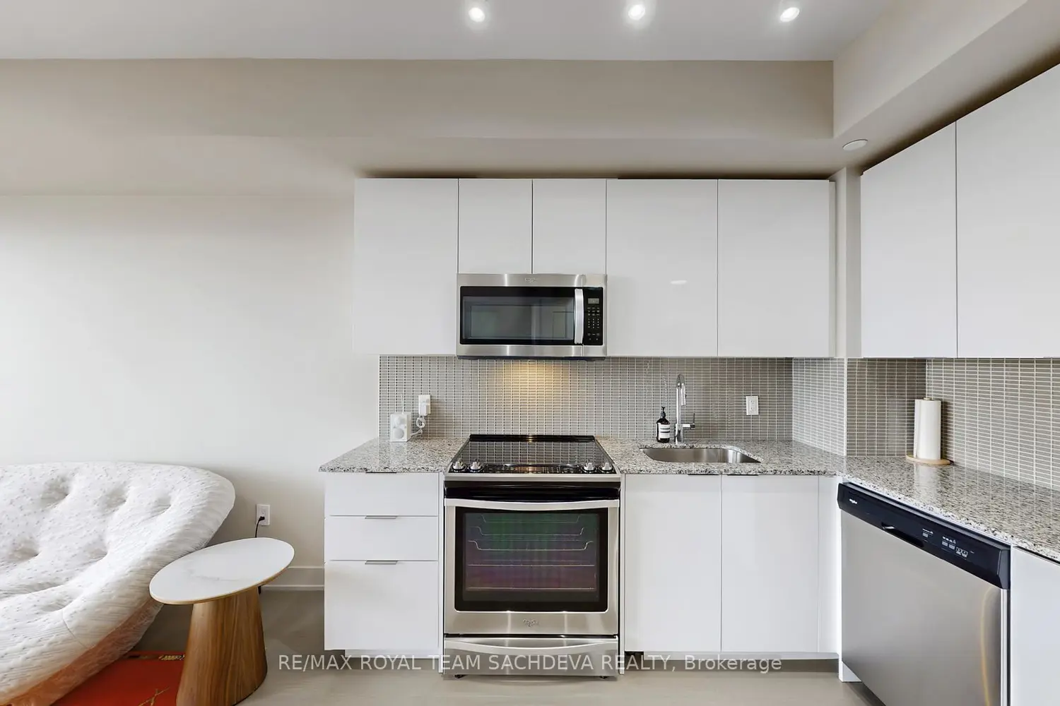 30 Shore Breeze Drive 5810 photo 3