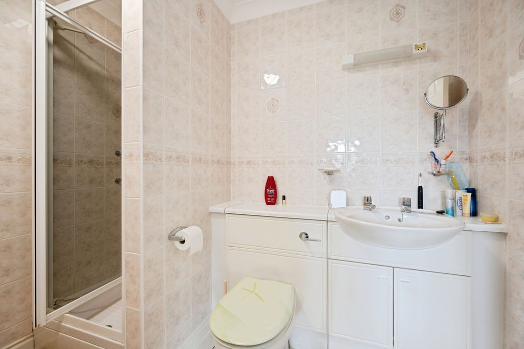 Additional image 14 of 3 bed flat for saleSea Front, Hayling Island, Hampshire PO11
