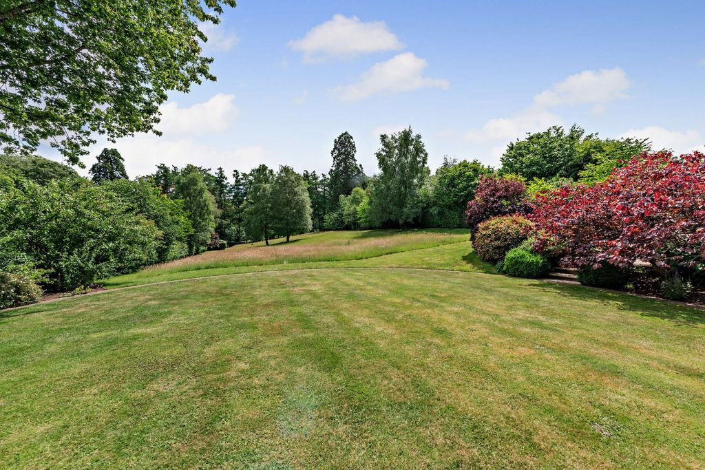 Additional image 2 of 5 bed detached house for saleTennysons Ridge, Haslemere, Surrey GU27