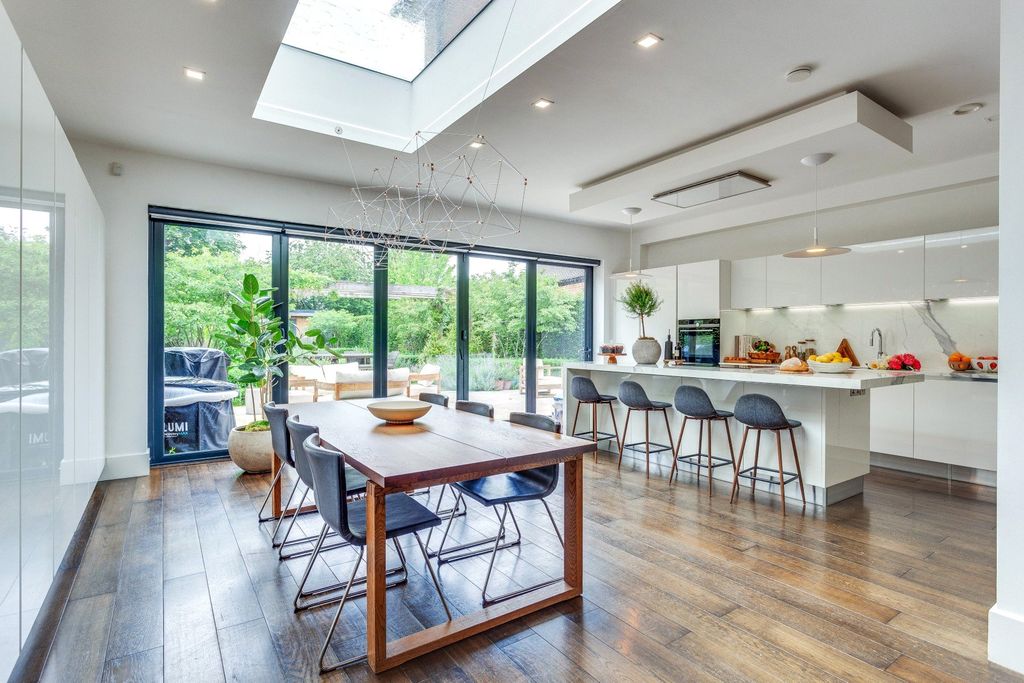 Additional image 2 of 4 bed detached house for saleNorman Avenue, Henley-On-Thames, Oxfordshire RG9